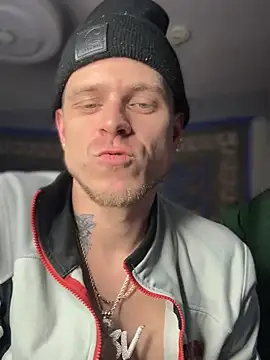 traejddd online show from September 18, 2025, 3:41 am