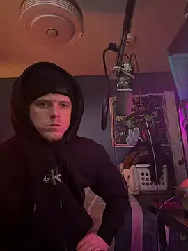 traejddd online show from April 8, 2026, 4:34 am