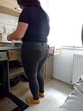 Aian09 online show from September 29, 2025, 11:37 am