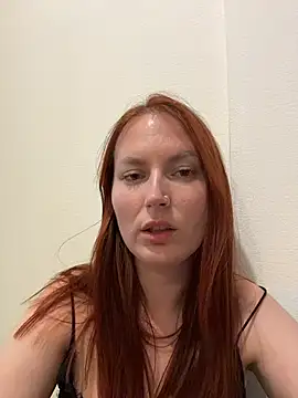 EmmaWarren online show from October 13, 2025, 5:57 pm