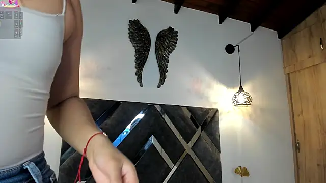 Snapshot of Bianca_zaens2 chatting on December 22, 2025, 11:07 am Bianca zaens2 online show from December 22, 2025, 11:07 am