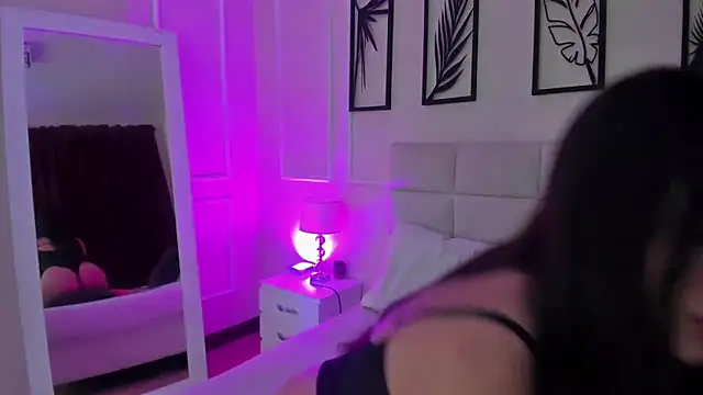 Alisa  walker online show from February 11, 2025, 8:10 pm