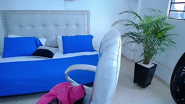 Chiqui milk  online show from February 23, 2025, 12:37 pm