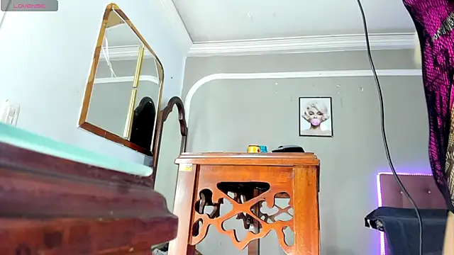 Jimena Grey online show from December 18, 2025, 4:40 am