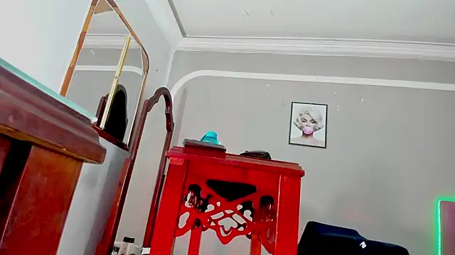 Jimena Grey online show from December 21, 2025, 6:31 am