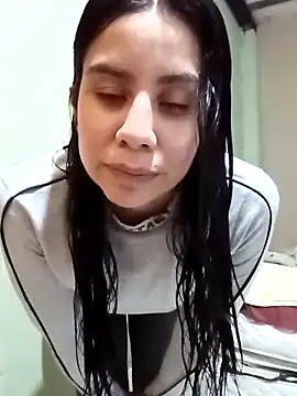 Snapshot of Michellluxo chatting on April 23, 2026, 12:56 am Michellluxo online show from April 23, 2026, 12:56 am