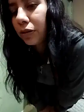 Snapshot of Michellluxo chatting on May 5, 2026, 12:40 am Michellluxo online show from May 5, 2026, 12:40 am