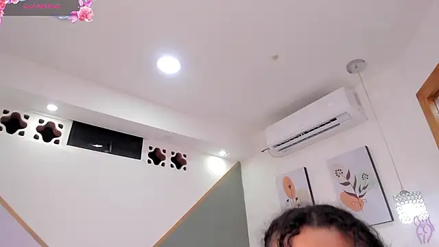 kitty kayo online show from December 2, 2024, 9:35 am