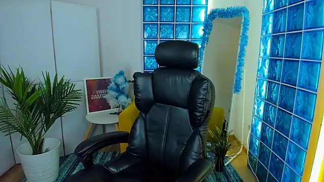 Mia Cheers online show from December 13, 2024, 1:44 pm