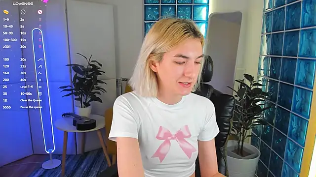 Mia Cheers online show from February 9, 2025, 1:46 pm