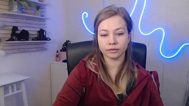 holly xglam online show from January 20, 2025, 4:32 am