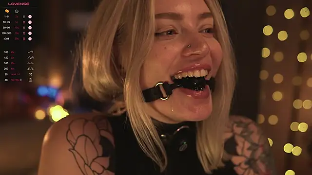 LinaKinky online show from January 8, 2025, 4:22 pm