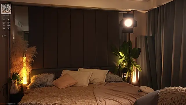 LinaKinky online show from October 9, 2025, 8:12 am