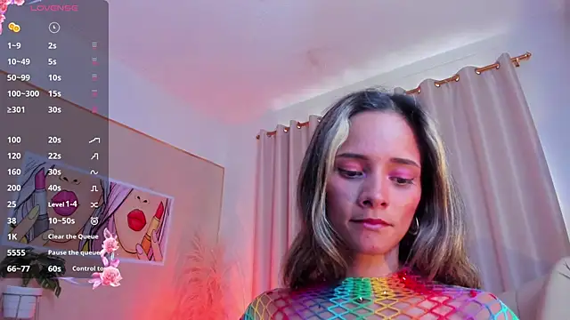 SkiinnyAna online show from February 24, 2025, 7:41 pm