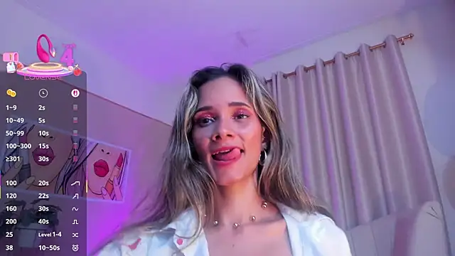 SkiinnyAna online show from March 21, 2025, 1:34 am