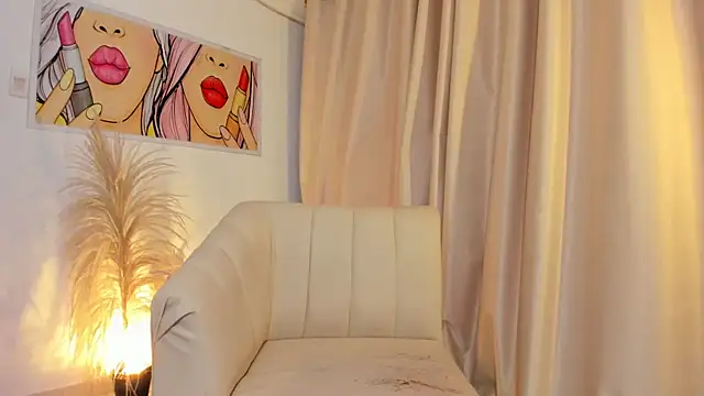 SkiinnyAna online show from April 18, 2026, 7:40 pm