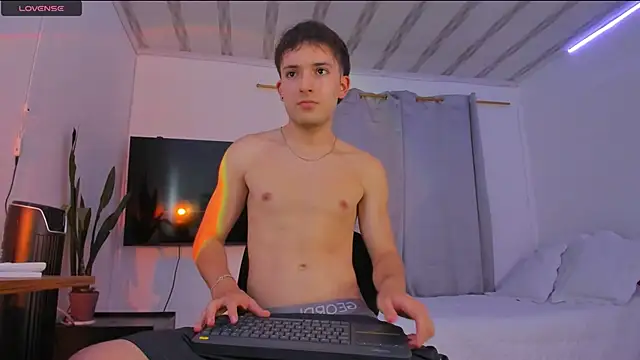 bower and colucci online show from September 18, 2025, 1:18 am