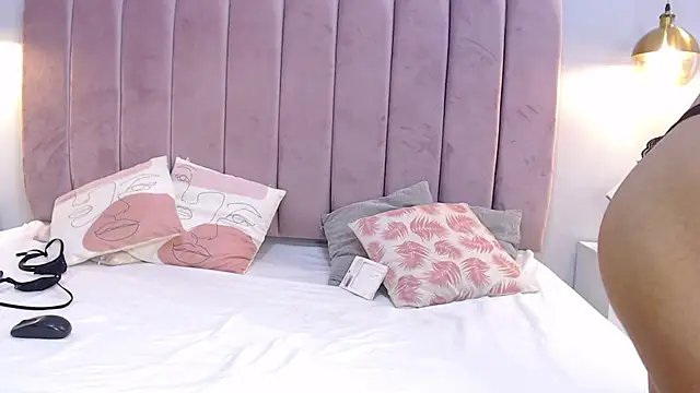 LeenaBrown online show from January 30, 2025, 9:58 pm