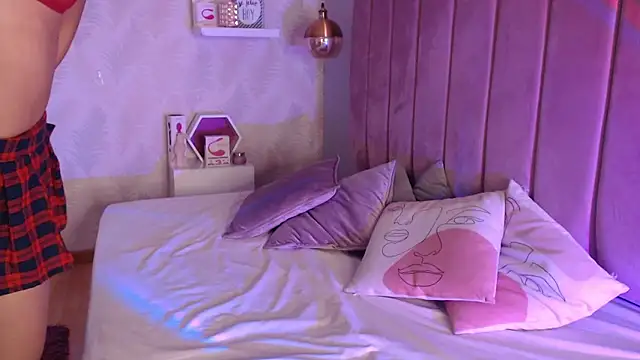 LeenaBrown online show from September 9, 2025, 12:48 pm