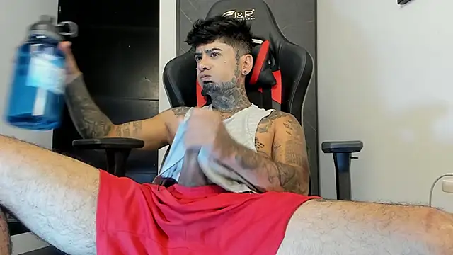 sergiio mesa27 online show from December 13, 2024, 3:54 pm