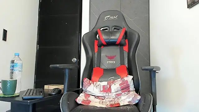 sergiio mesa27 online show from January 9, 2025, 12:52 pm