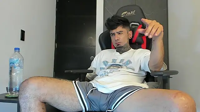 sergiio mesa27 online show from February 6, 2025, 2:33 am