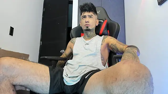 sergiio mesa27 online show from February 28, 2025, 1:03 pm