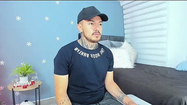 Hot Couple666 online show from January 7, 2025, 1:17 am