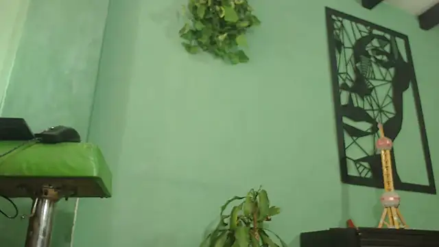 Snapshot of thirstymoonxx chatting on September 14, 2025, 7:57 pm thirstymoonxx online show from September 14, 2025, 7:57 pm