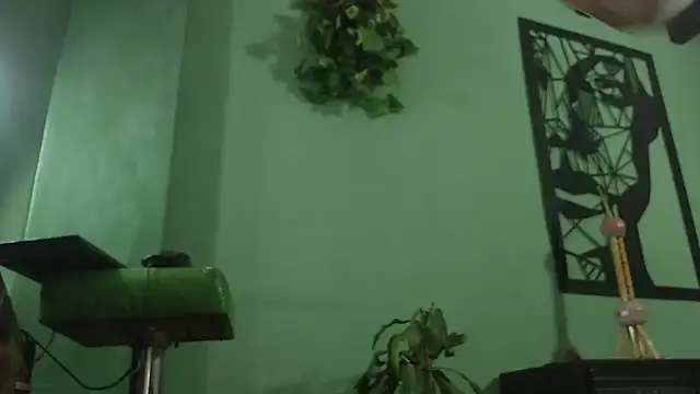 Snapshot of thirstymoonxx chatting on September 17, 2025, 4:03 am thirstymoonxx online show from September 17, 2025, 4:03 am