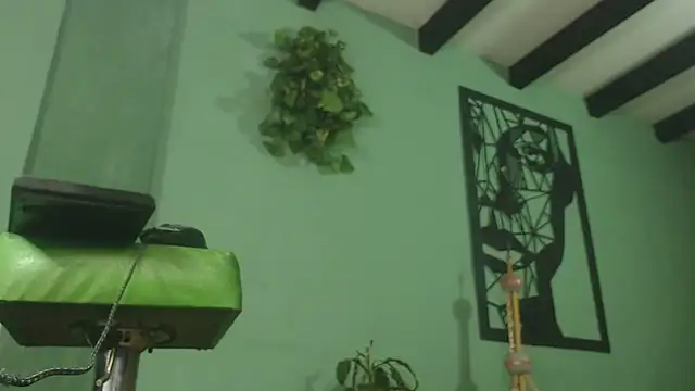 Snapshot of thirstymoonxx chatting on November 20, 2025, 4:01 am thirstymoonxx online show from November 20, 2025, 4:01 am