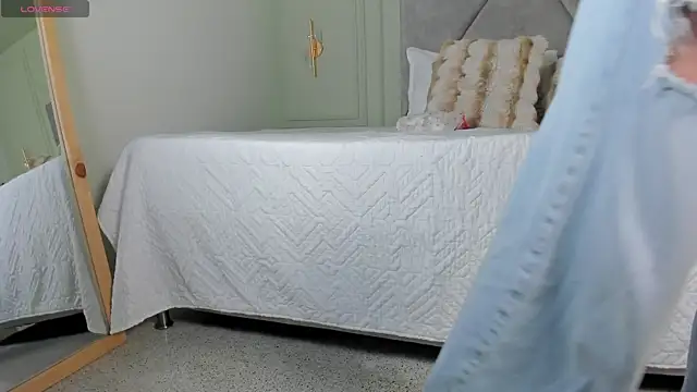  Miss Kimm online show from October 16, 2025, 12:06 pm