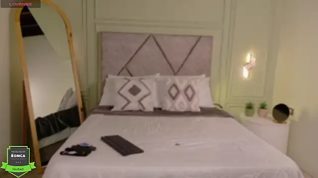  Miss Kimm online show from April 20, 2026, 1:14 pm