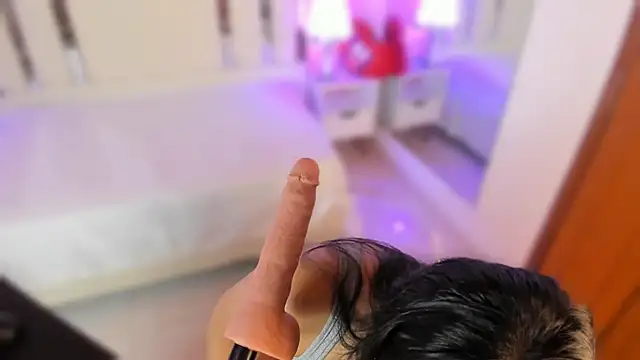 Miliaangeles online show from October 4, 2025, 12:25 pm