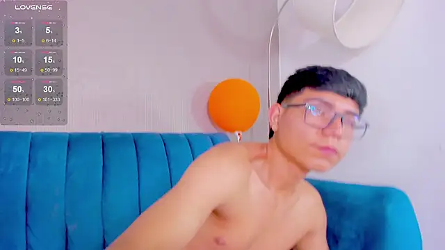 CodyTwink online show from February 6, 2025, 6:02 pm