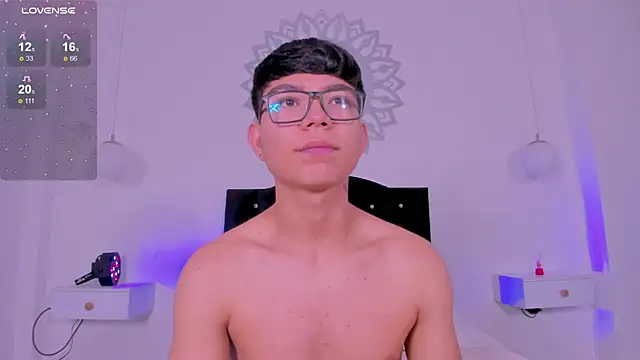 CodyTwink online show from September 9, 2025, 1:43 pm