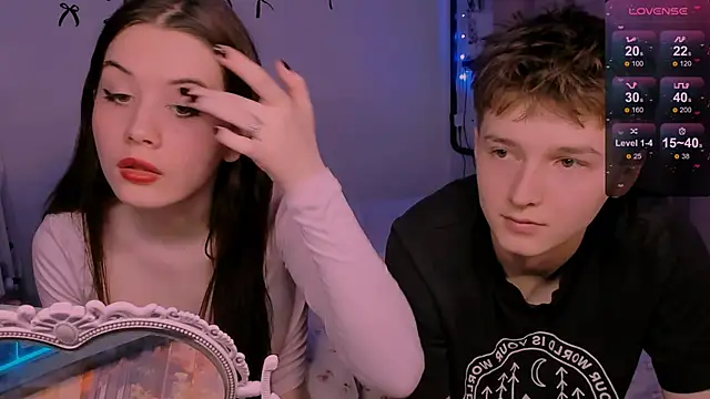 CoddleWeeper  online show from April 4, 2026, 1:41 pm