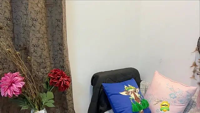 Unique-Beauty online show from September 25, 2025, 4:43 pm