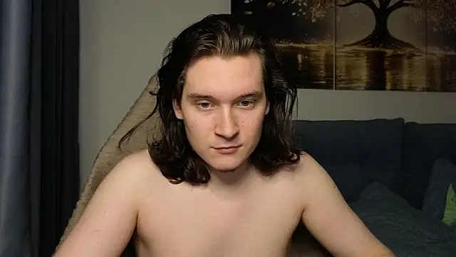 Snapshot of MoreRealAlex chatting on May 19, 2026, 5:52 pm MoreRealAlex online show from May 19, 2026, 5:52 pm