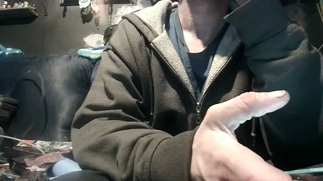 Snapshot of robeaulieu02 chatting on January 9, 2025, 6:17 am robeaulieu02 online show from January 9, 2025, 6:17 am