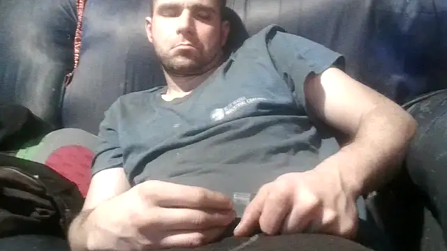 Snapshot of robeaulieu02 chatting on February 11, 2025, 9:09 am robeaulieu02 online show from February 11, 2025, 9:09 am