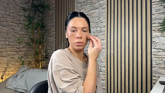 NattyFierros online show from December 19, 2025, 6:04 pm