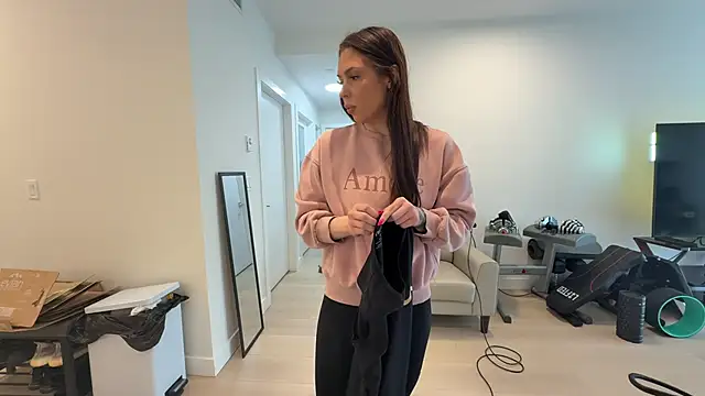 NattyFierros online show from April 21, 2026, 10:12 pm