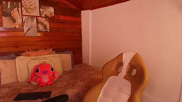 amber curly online show from October 31, 2025, 4:30 pm