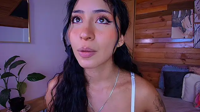 amber curly online show from May 30, 2026, 6:16 pm