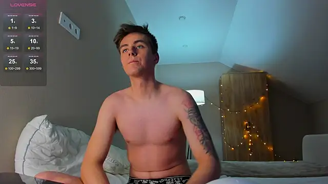 TaisonBrownX online show from December 17, 2024, 4:12 am