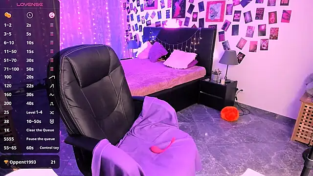 BellaTorne  online show from March 7, 2025, 2:23 pm