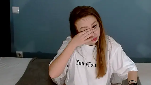 AnnaMaee online show from January 12, 2025, 6:28 am