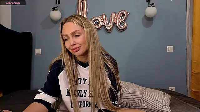 AnnaMaee online show from March 1, 2025, 8:21 pm