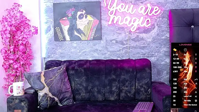 siamarlin online show from March 12, 2026, 9:10 pm